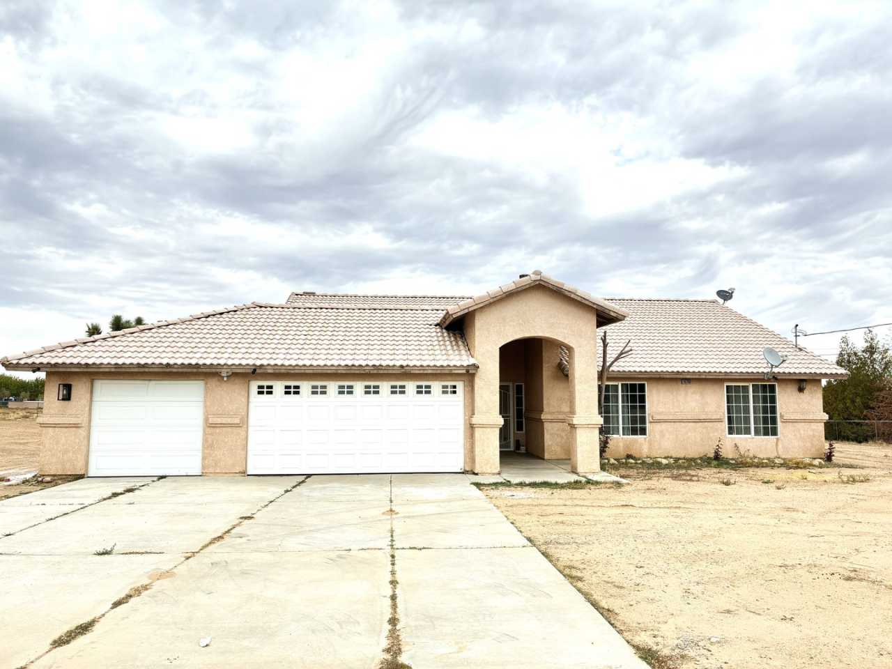 4BD/2BA Located in Hesperia