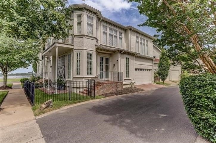 808 RIVER PARK