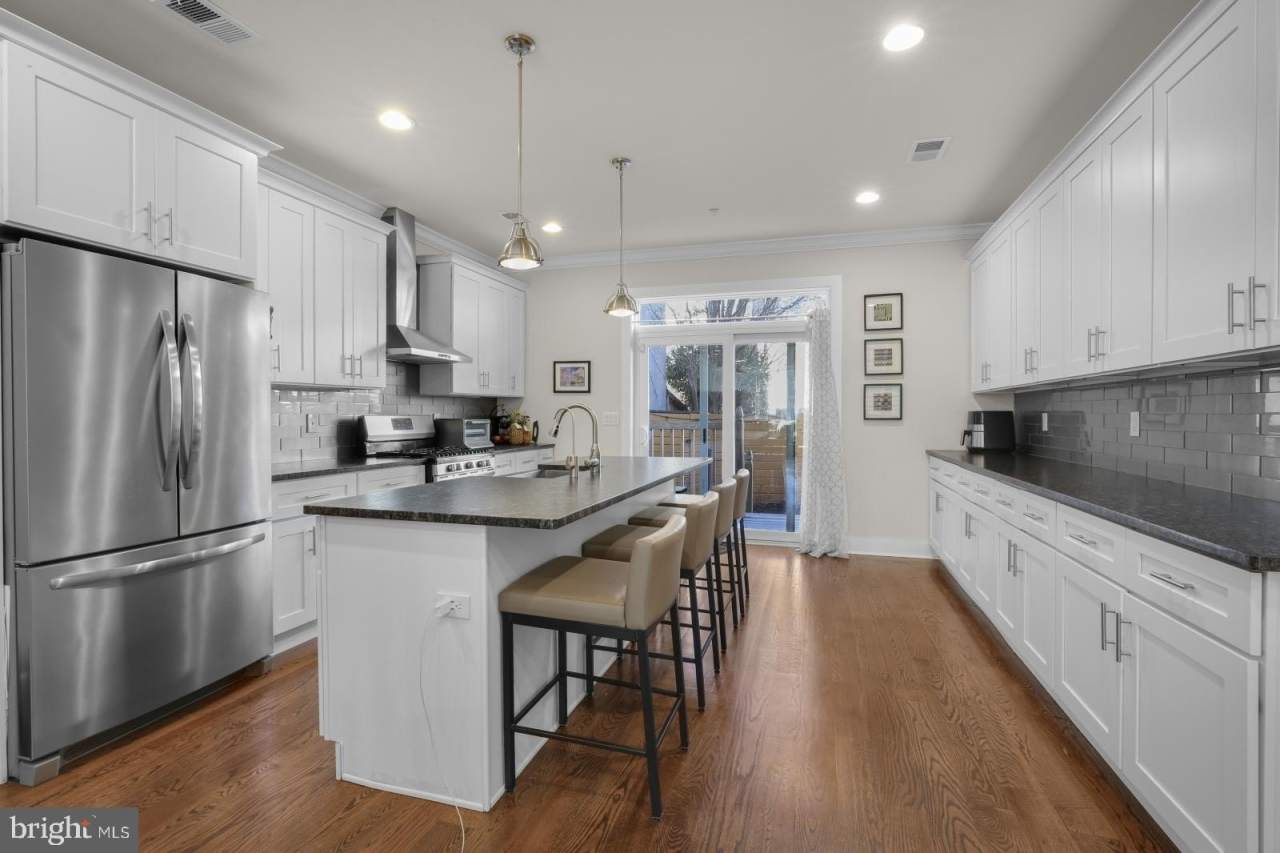 2218 E FLETCHER STREET