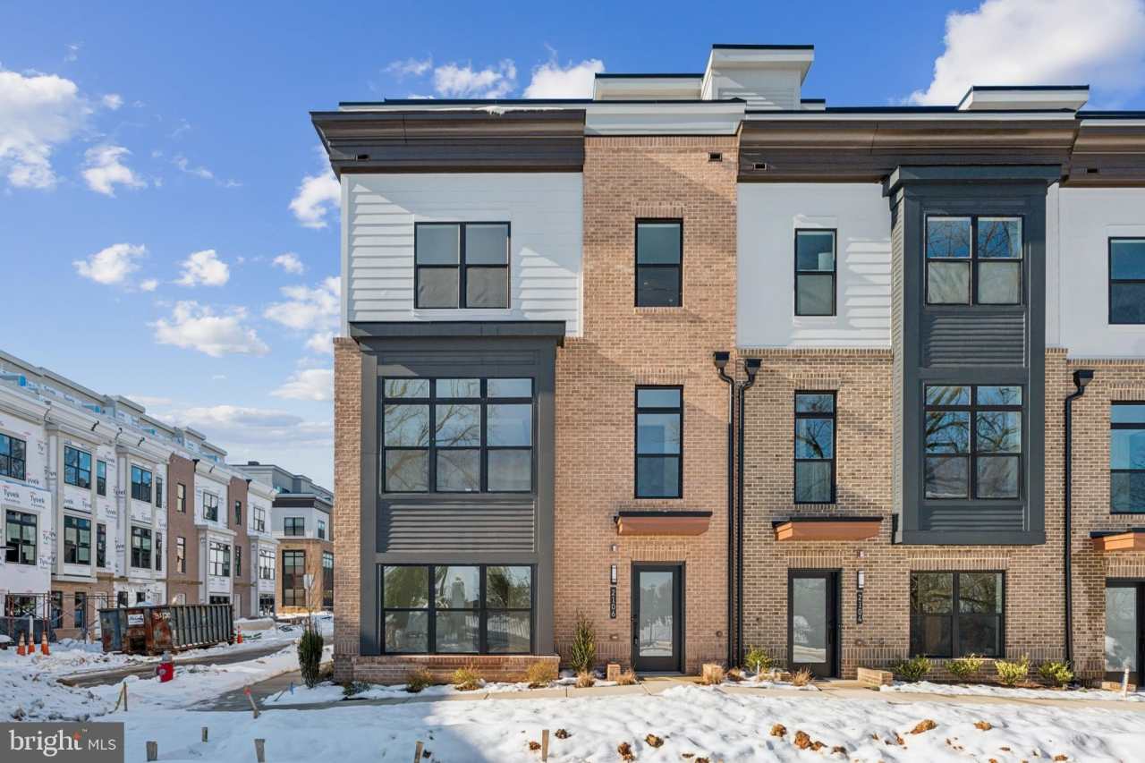 2106 TYSONS RIDGELINE ROAD
