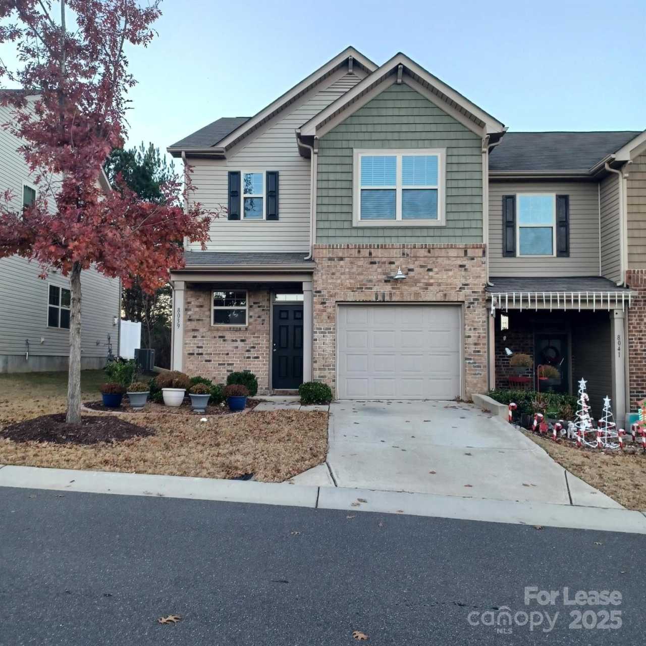 8039 Scarlet Oak Terrace