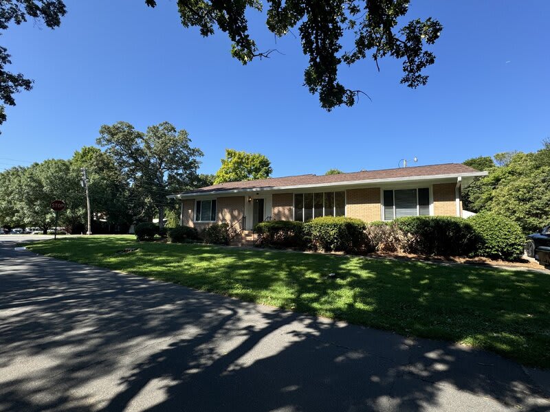 201 Livingston Dr.