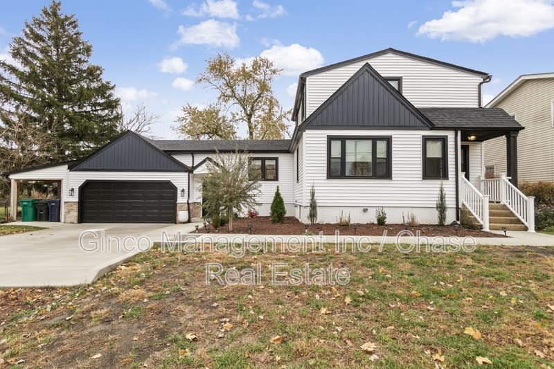 635 East Prairie Avenue