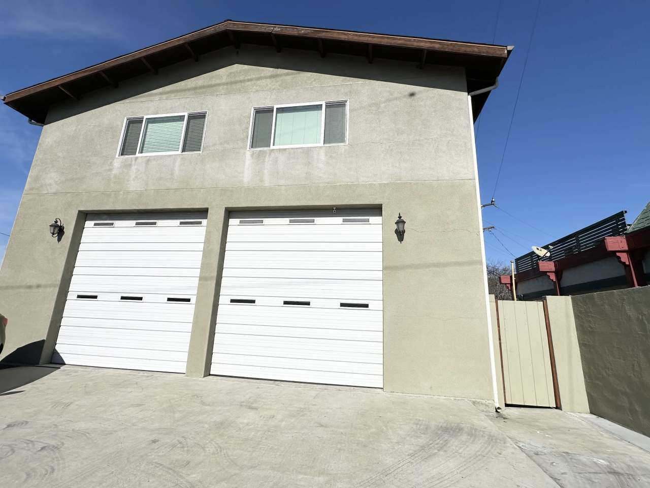 528 East 238th Place