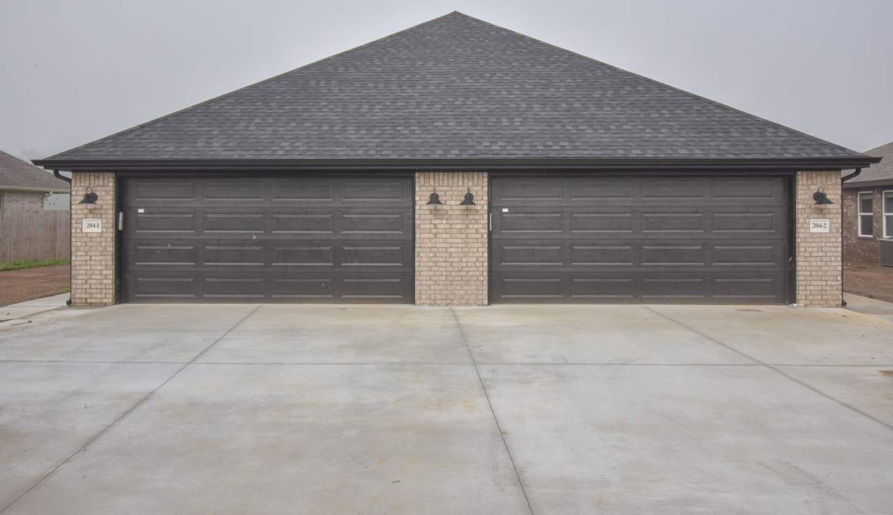 Beautiful 3 Bedroom 2 Bath Duplex!