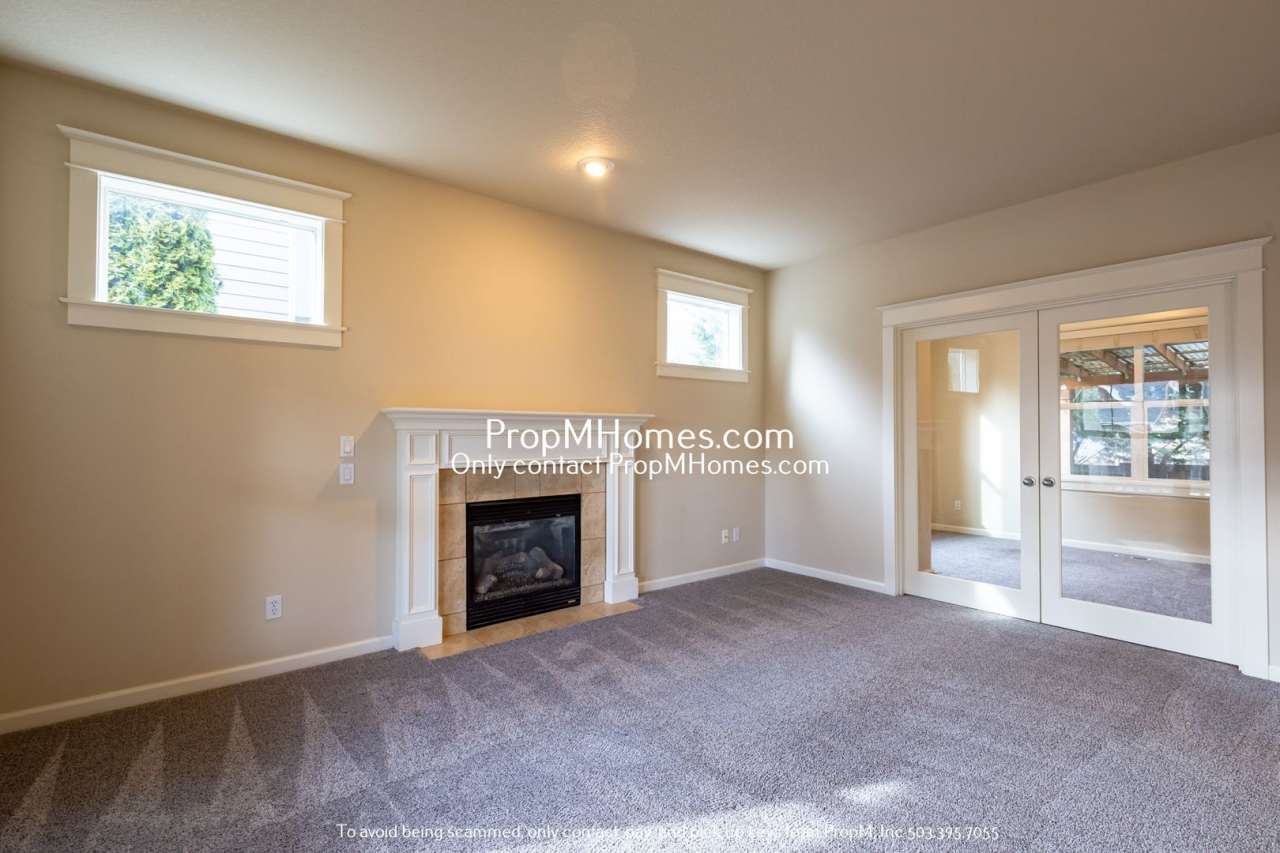 Charming Oregon City Gem – Home Office, Bonus Loft  Fenced Yard!