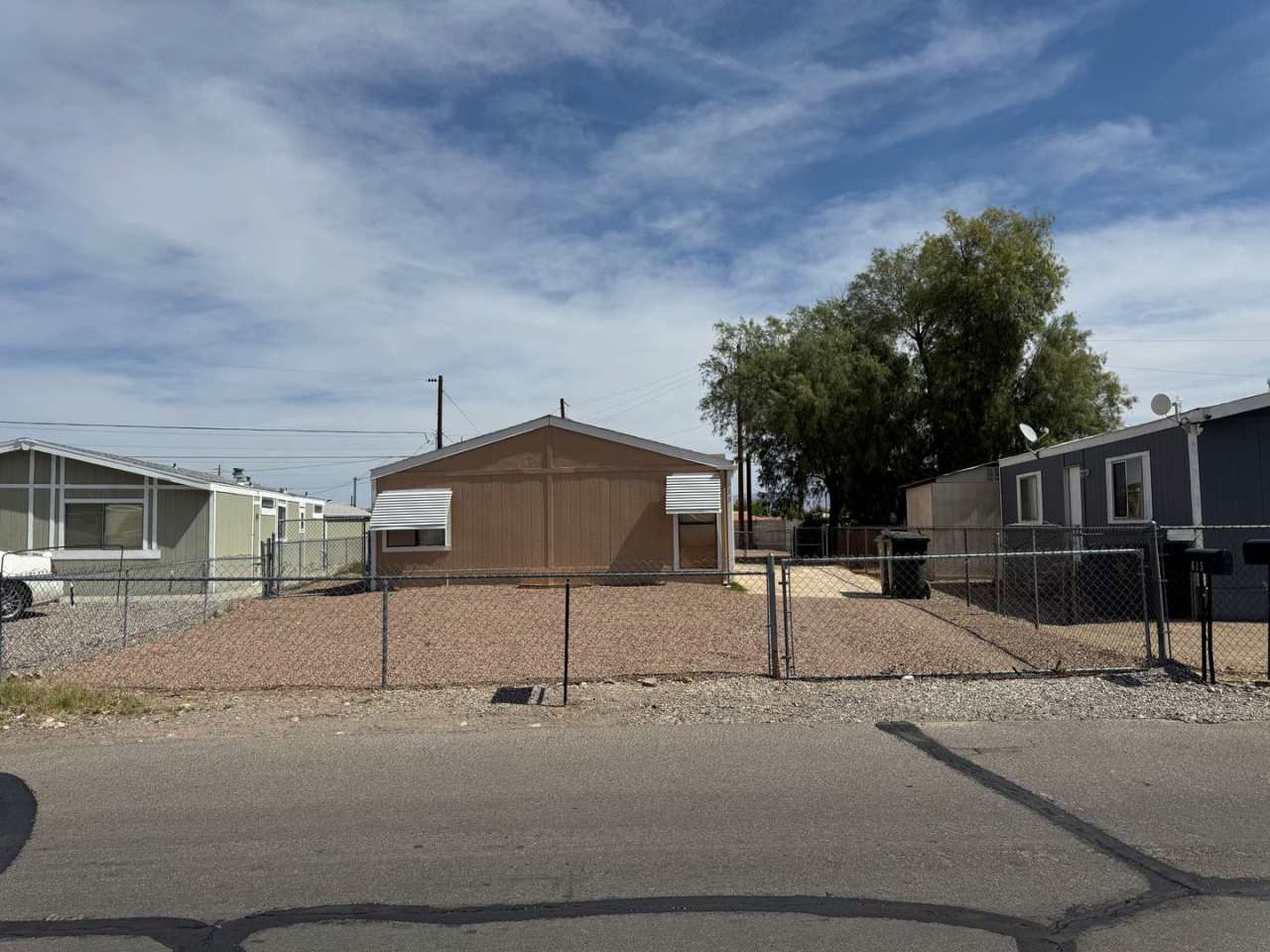 2 Bedroom, 2 Bathroom Home for Rent in Bullhead City with RV Parking