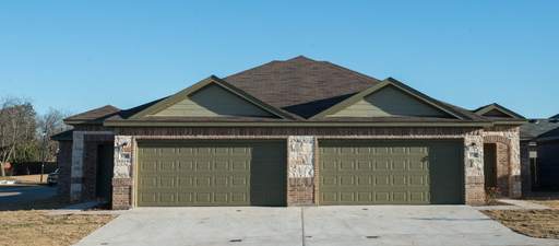 3 BEDROOM DUPLEX LOCATED IN WACO, TEXAS!