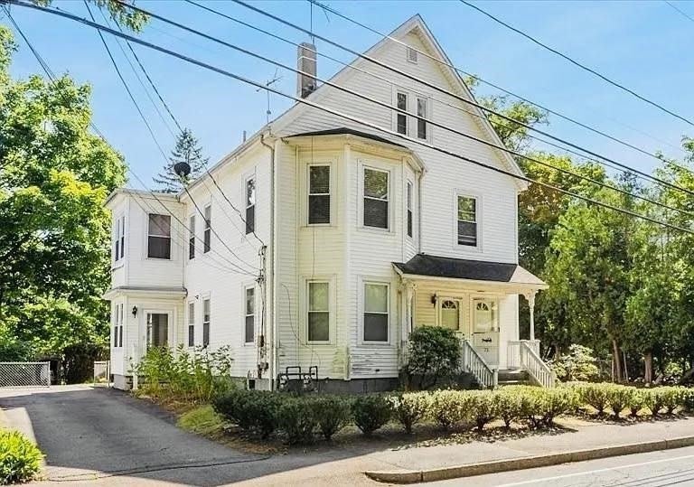 71 Thatcher St