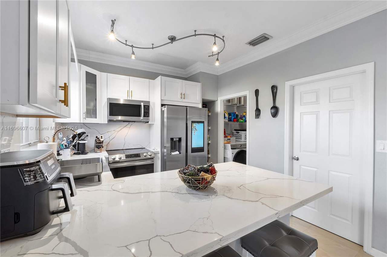 4960 Southwest 136th Avenue