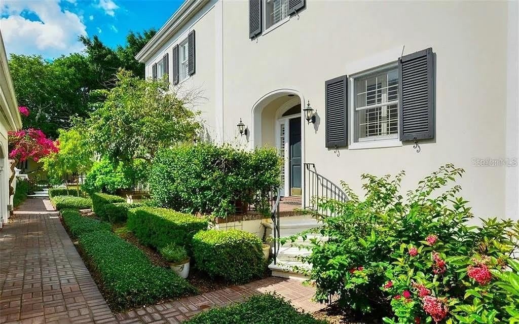 60 BISHOPS COURT ROAD