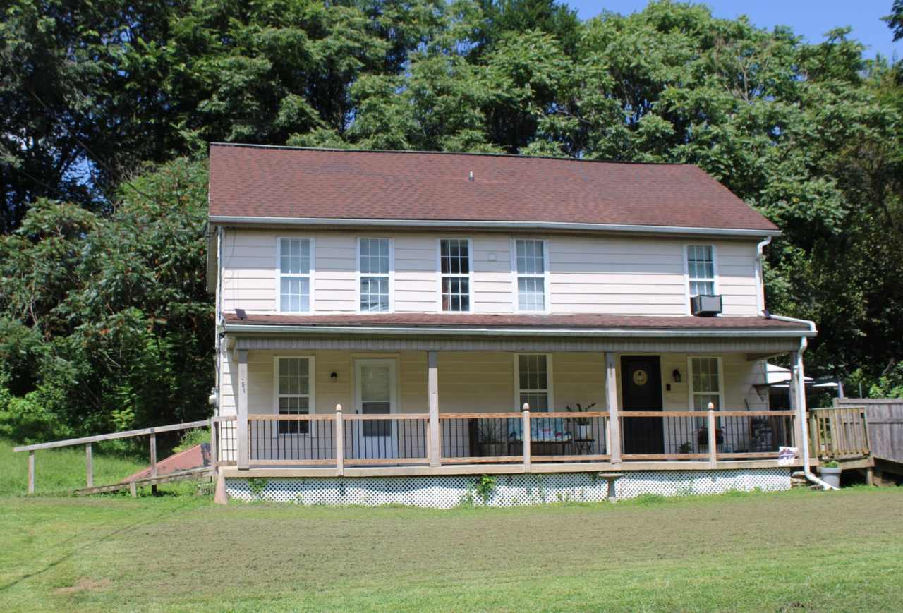 semi-detached home *MOVE IN SPECIAL*