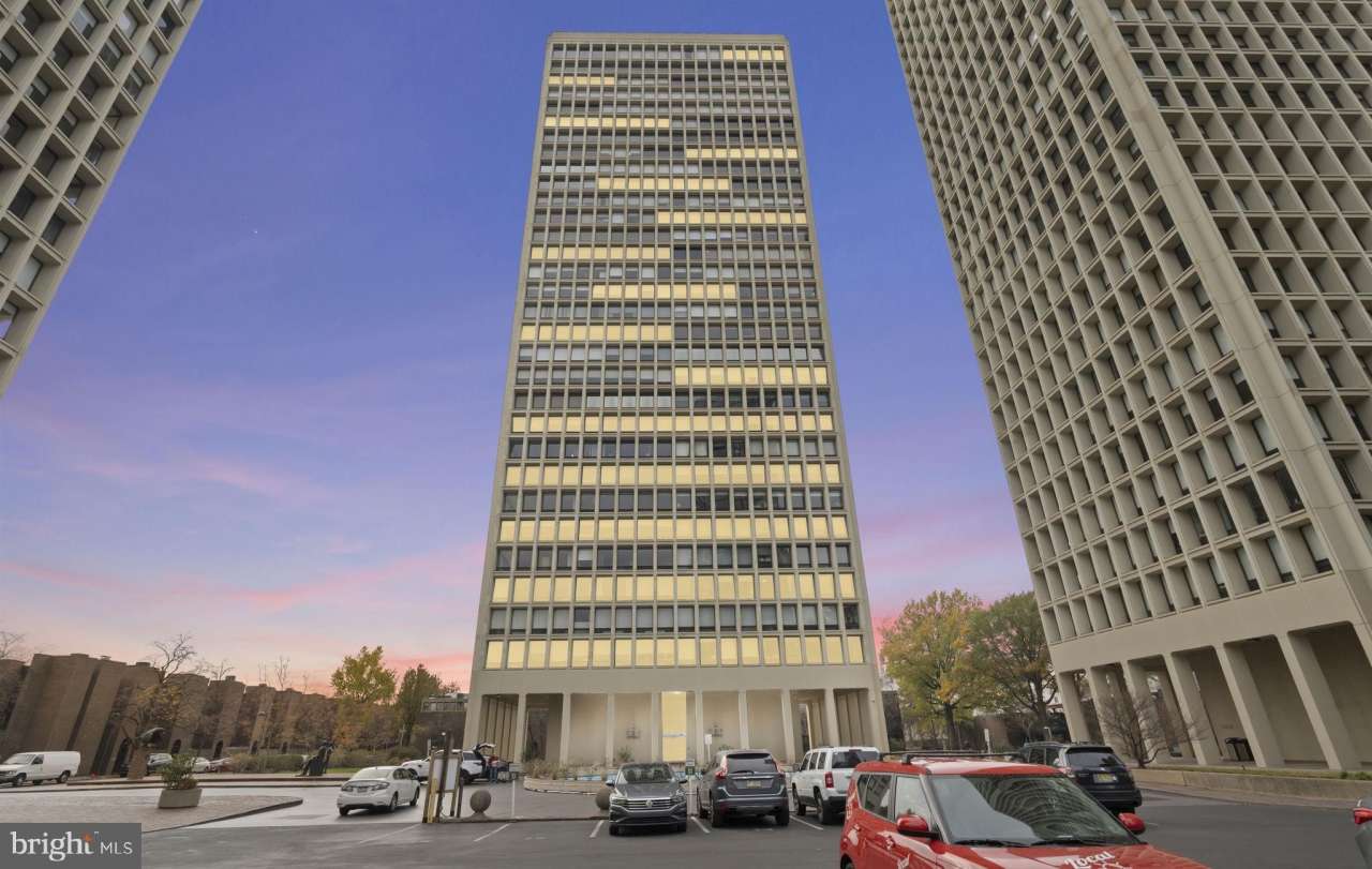 210 LOCUST Street unit: 21E