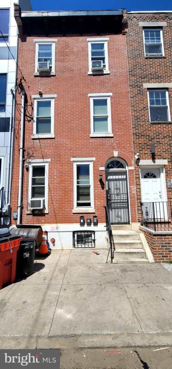 1911 W BERKS Street unit: 3