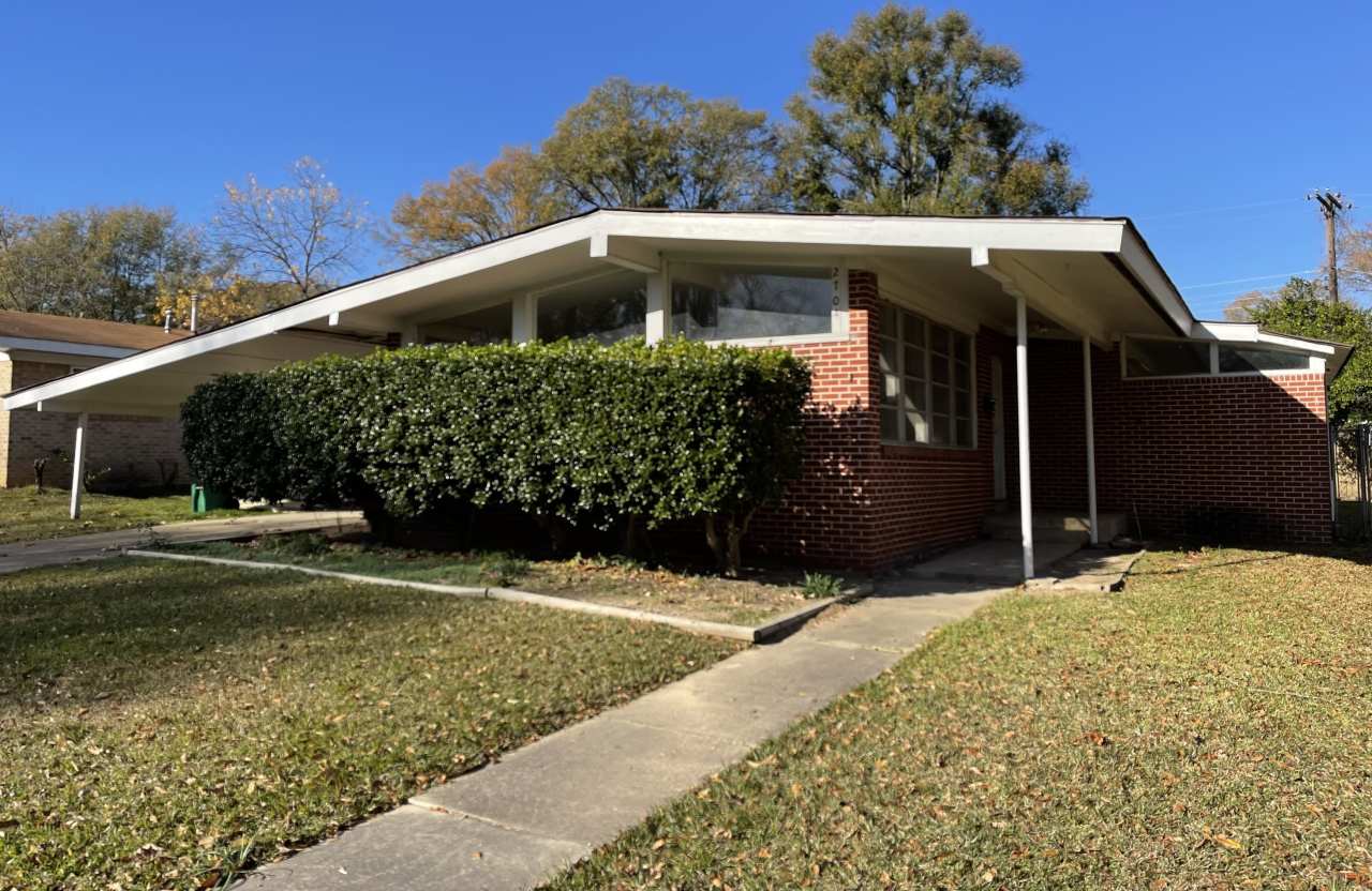 2704 Charlotte Street