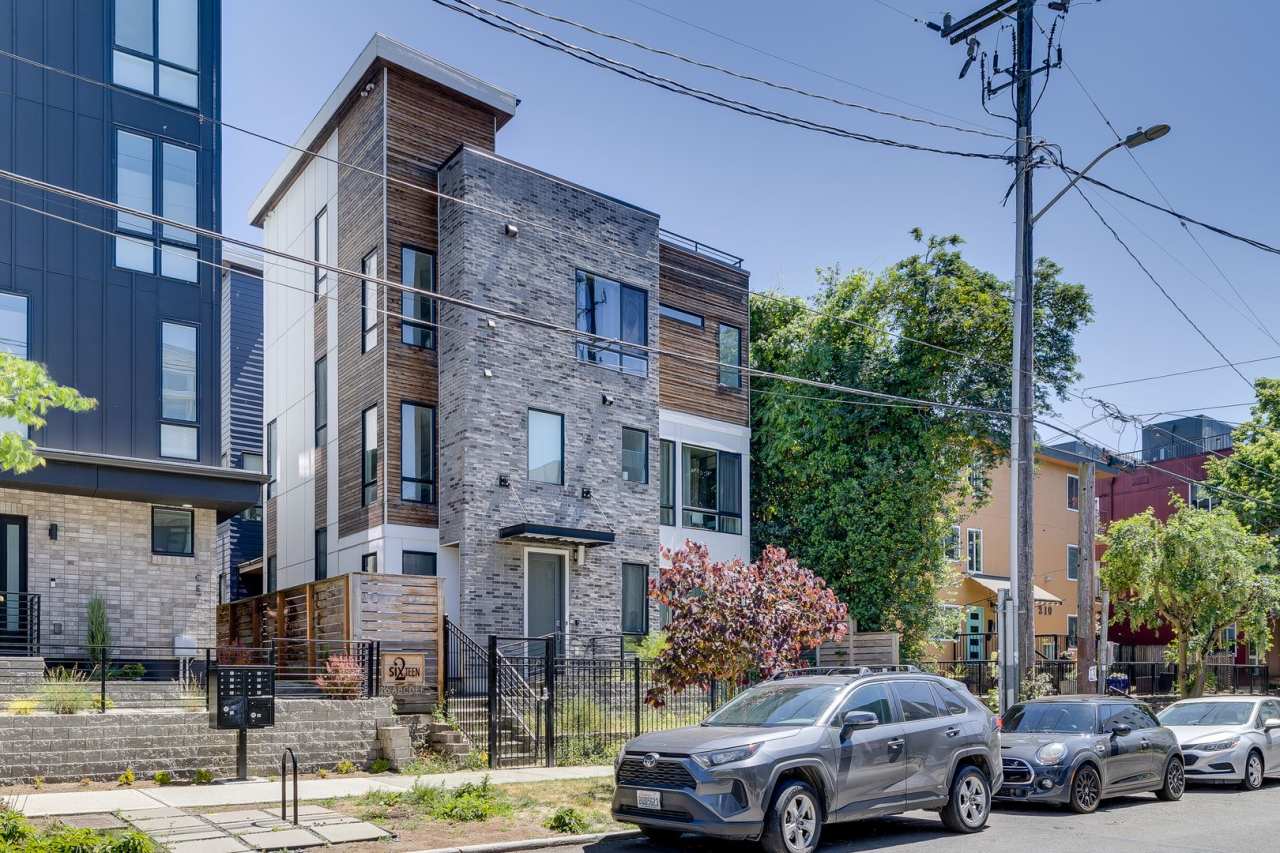 Townhouse in perfect Capitol Hill location!
