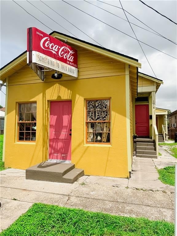 1018 TECHE Street