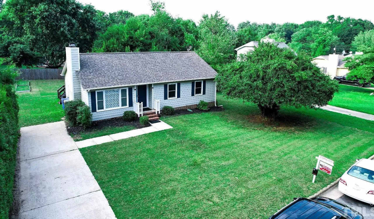 725 East Cardinal Drive