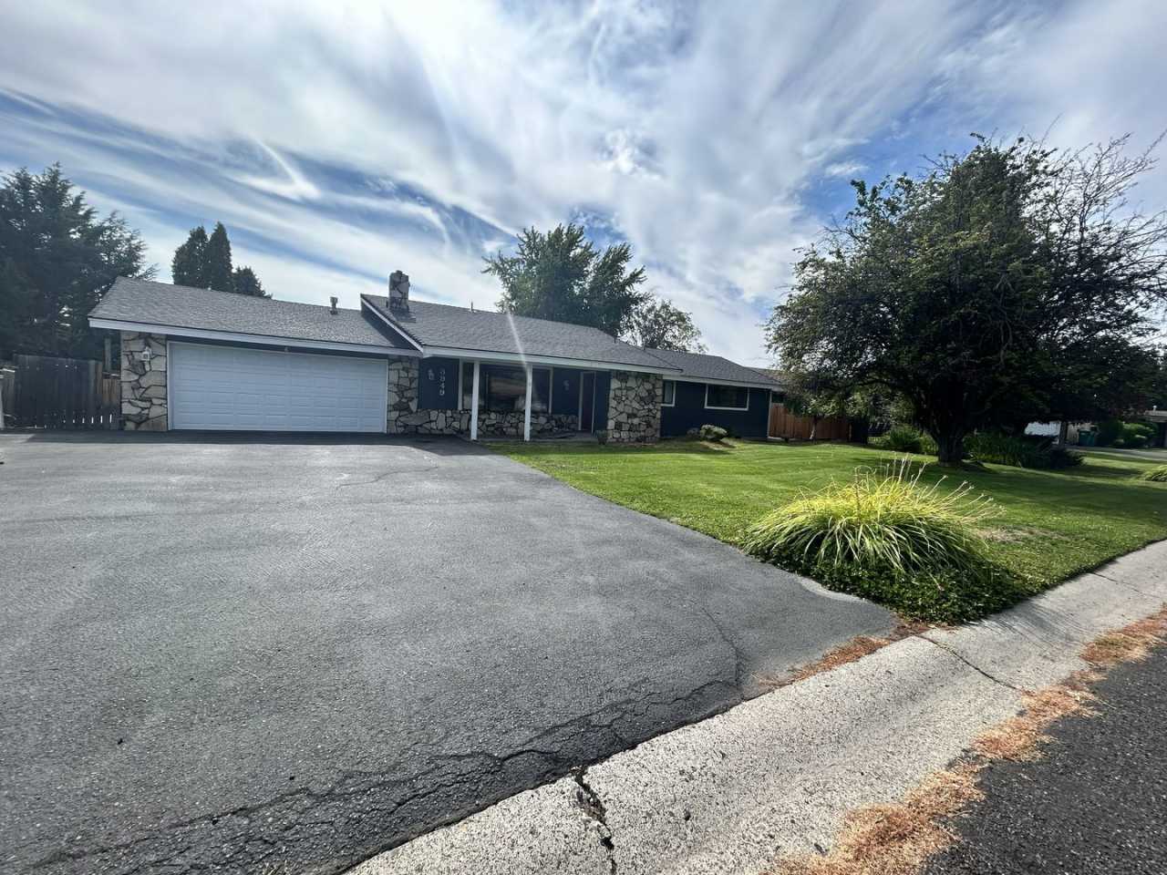 3 Bedroom, 2 bath 1836 sqft House in Sunset Village