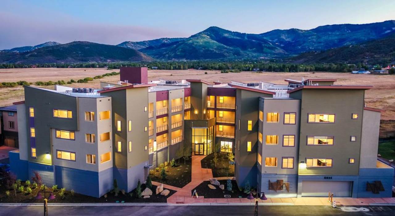 NEWPARK FLATS - 2 BED AVAILABLE