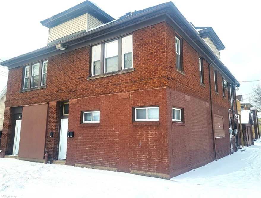 658-60 E 7TH Street