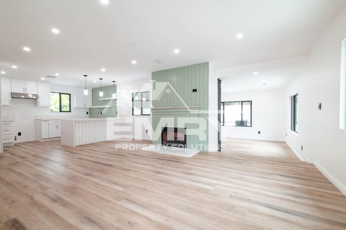 9135 Arrington Avenue