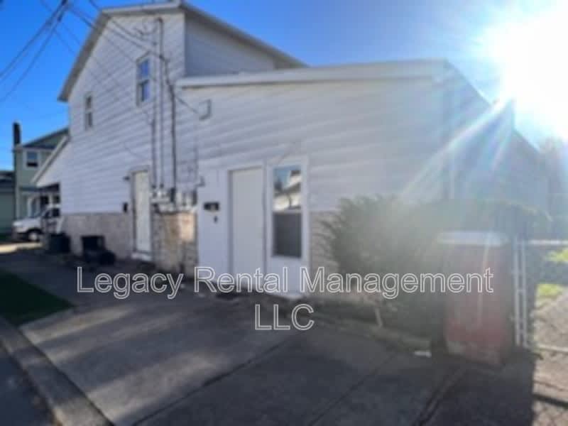 19 1/2 Turner St. - 7