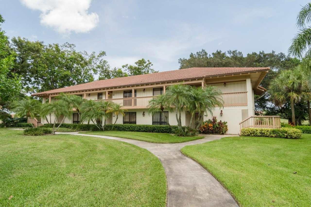 464 Brackenwood Lane S