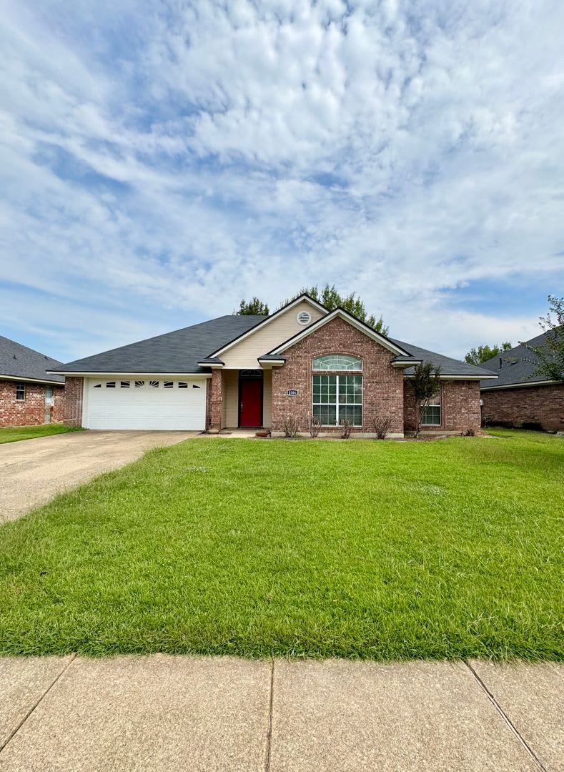 Great 3 bedroom, close to everything