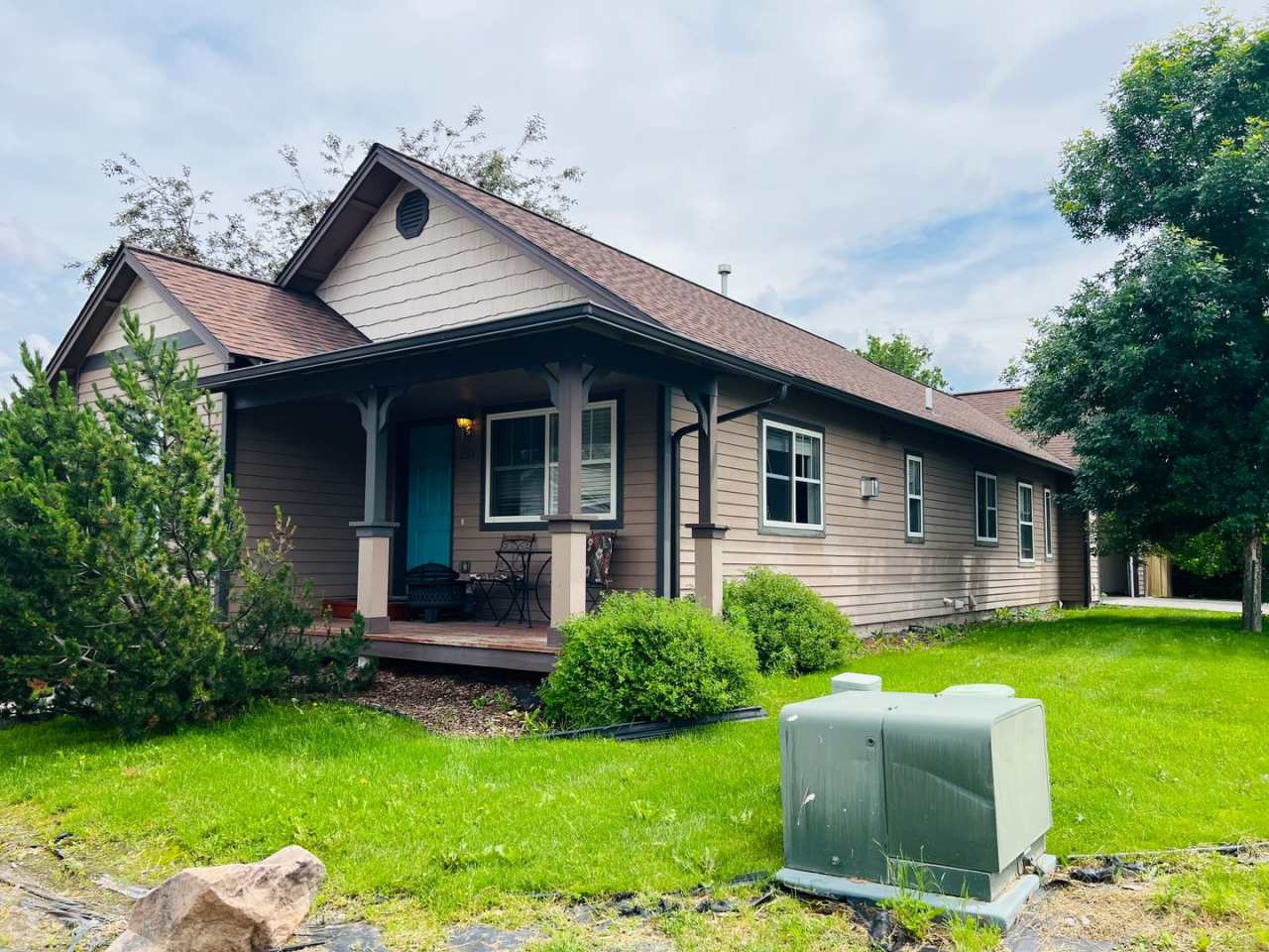 Centrally Located - 3 Bed - 2 Bath - Fenced Yard