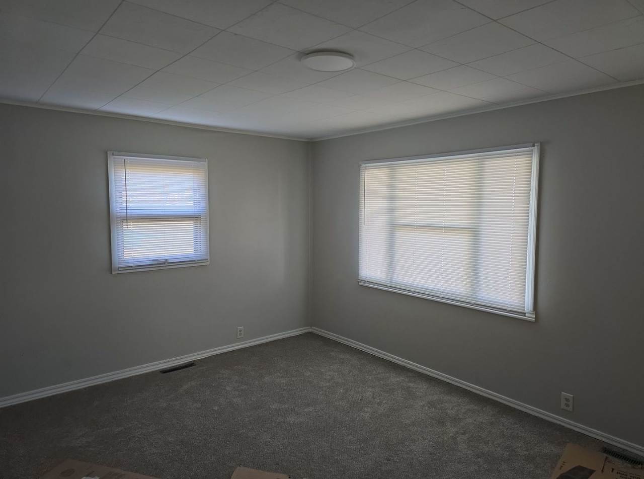 Freshly Updated 2 bedroom with Detached Garage - Winter Special