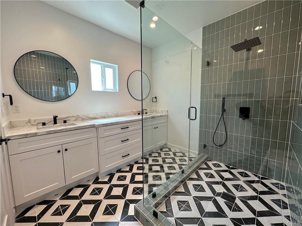 15816 Kingsbury Street