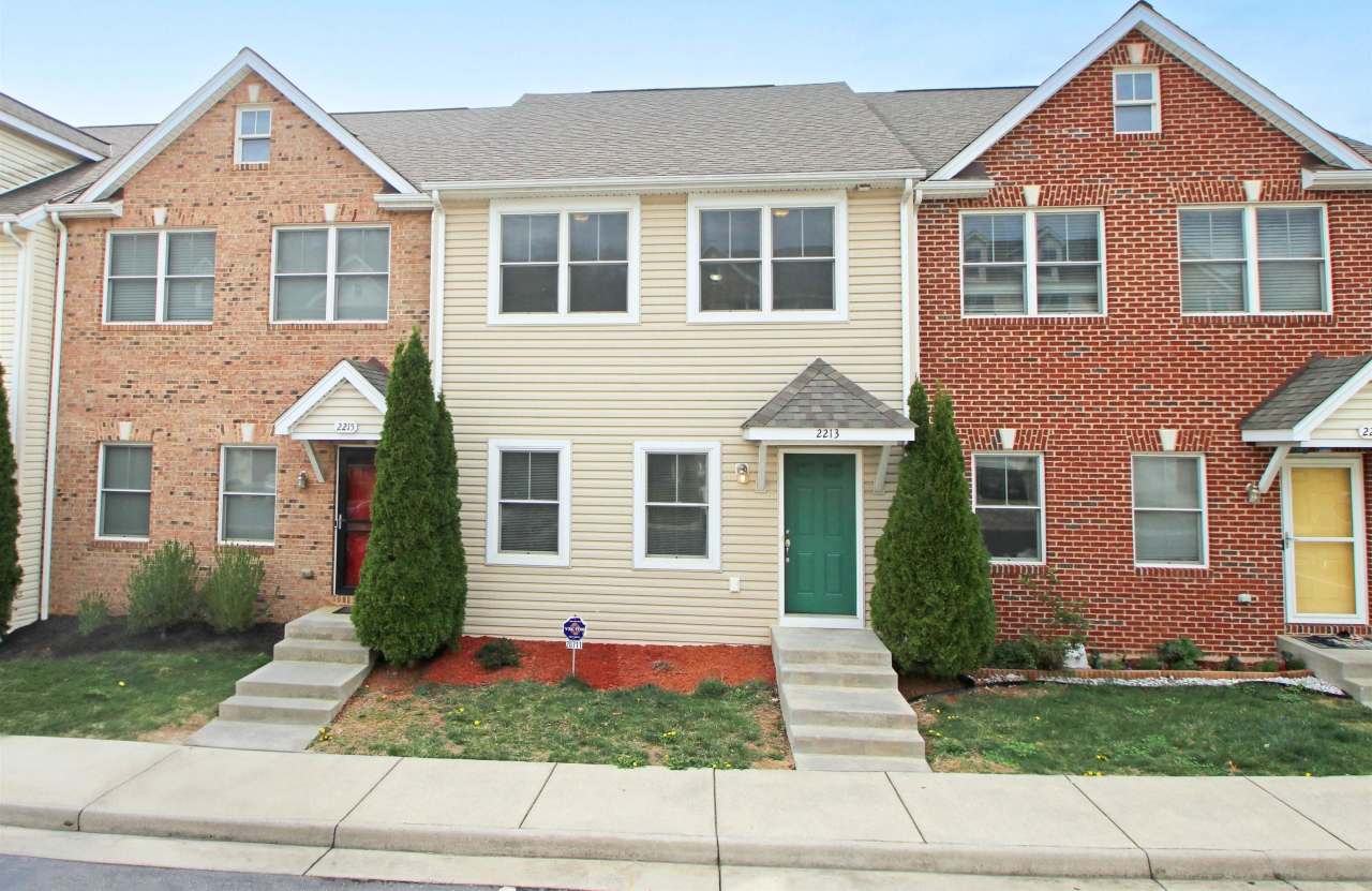 2213 LAPIS LN