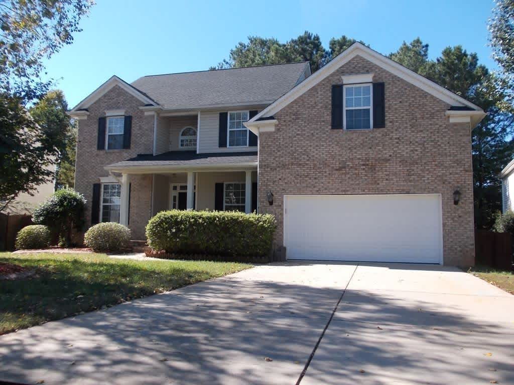 Large 6 Bedroom, 3 Bath house in Pineville