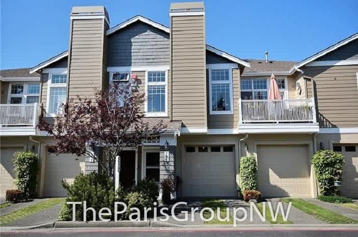 Gorgeous Renton Highlands Condo * Attached Garage * Upgrades