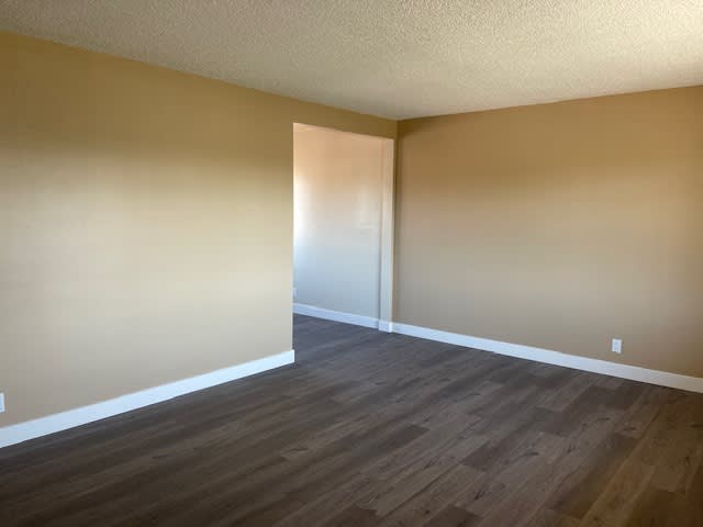 11209 Budlong Avenue