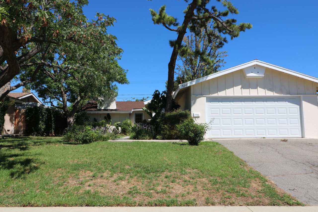 3 BEDROOM, 2 BATH: Home for Lease in Northridge
