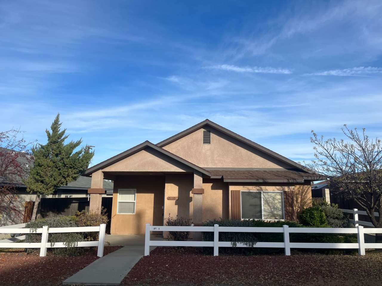 Beautiful 3 Bed 2 Bath Home with 3 Car Garage Available!