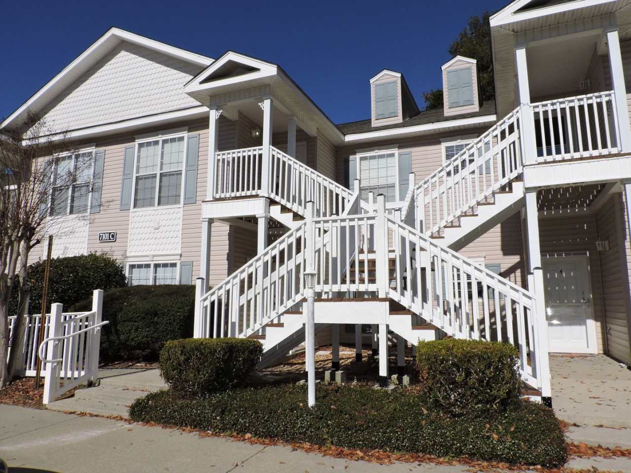 Easy access to interstate, shopping  hospitals!