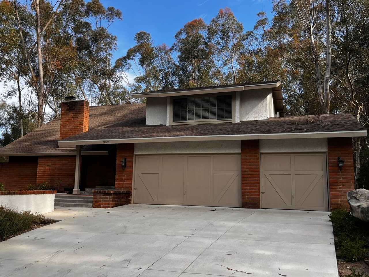 PRICE REDUCTION! Stunning 5-Bedroom Home in Lake Forest!