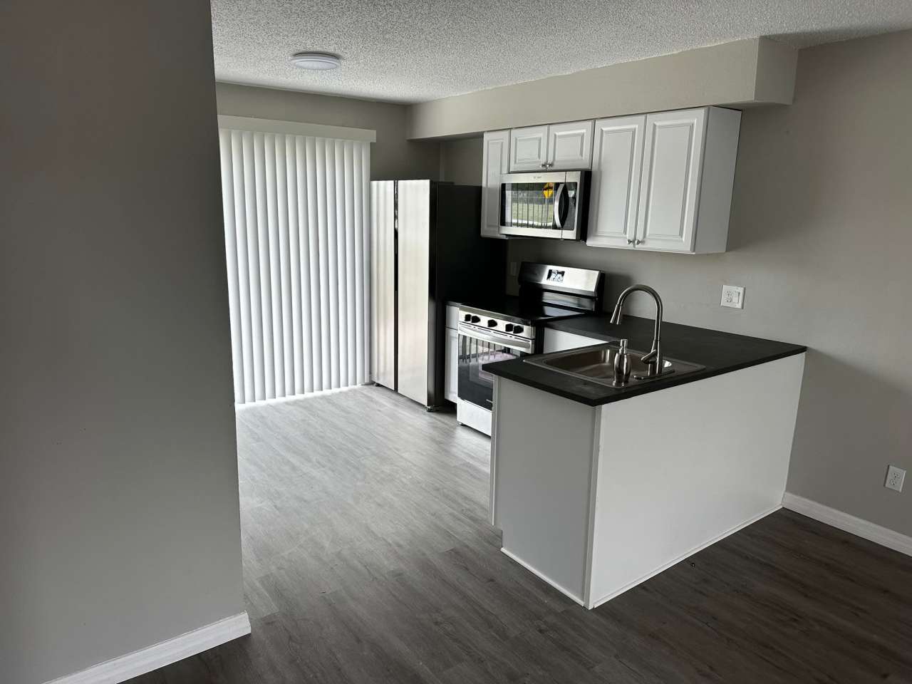 1126-1128 SE 6 AVE - 1128