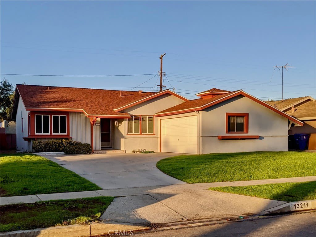 13211 Schoenborn Street