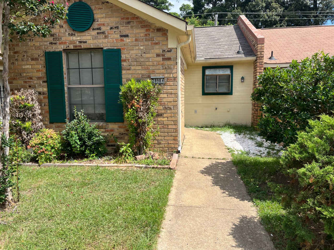 CUTE CUTE CUTE Single story townhome..