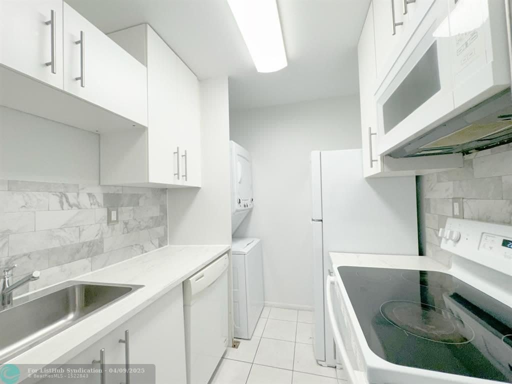 11508 Royal Palm Blvd