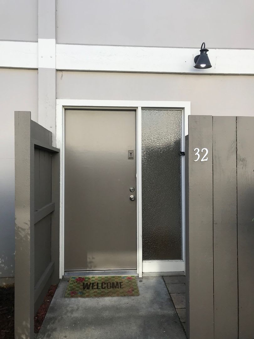 SUNNYVALE - Conveniently Located 3B/2B Townhome