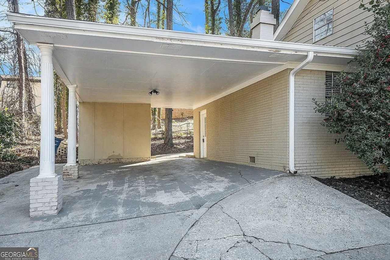 Room in 4 Bedroom Home at Granada Pl