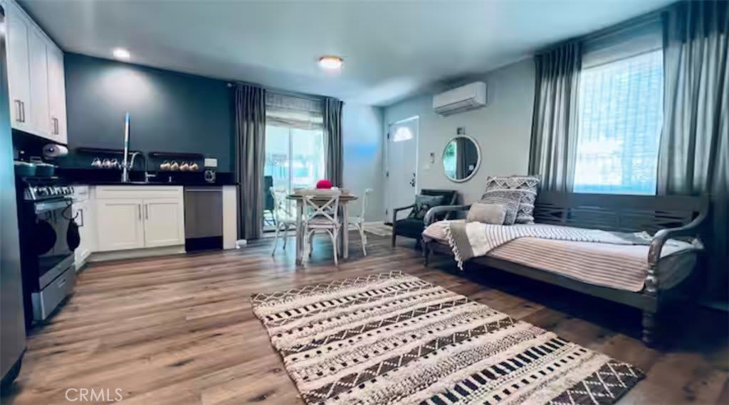 22222 Leadwell Street