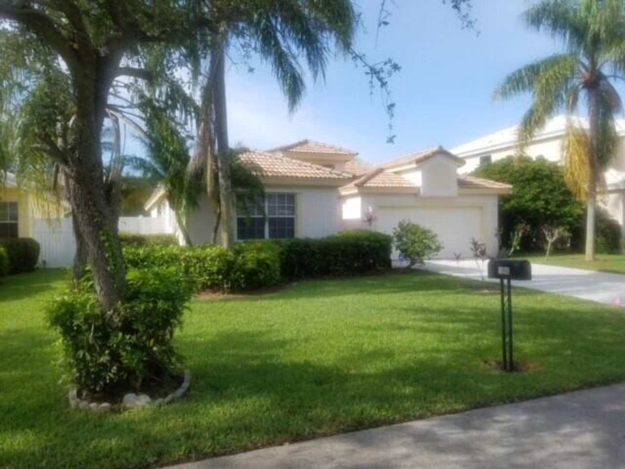 4070 LAURELWOOD LN DELRAY BEACH, FL 33445