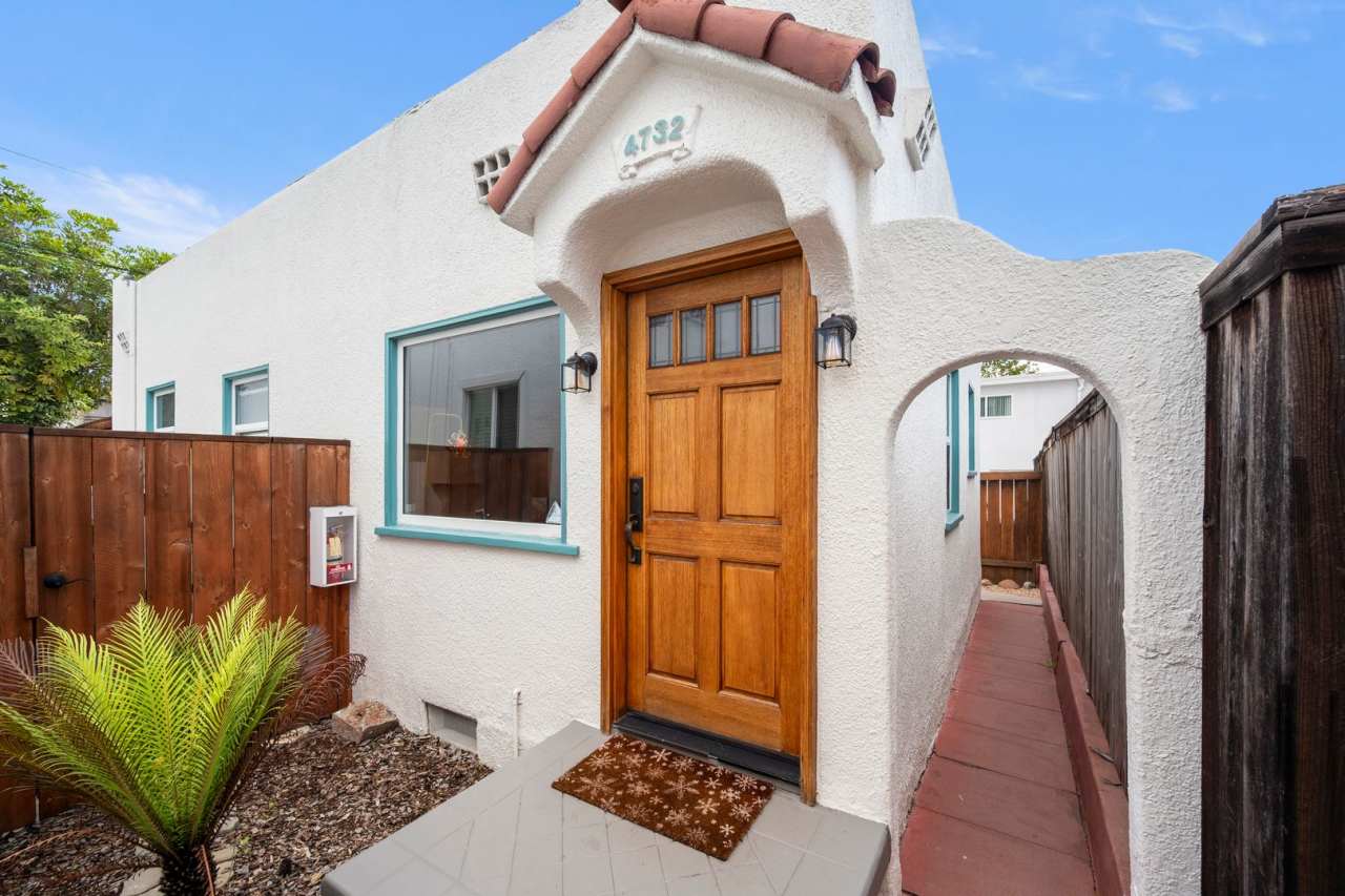 University Heights Gem - Cozy 2 bed 1 bath - Don't miss out!