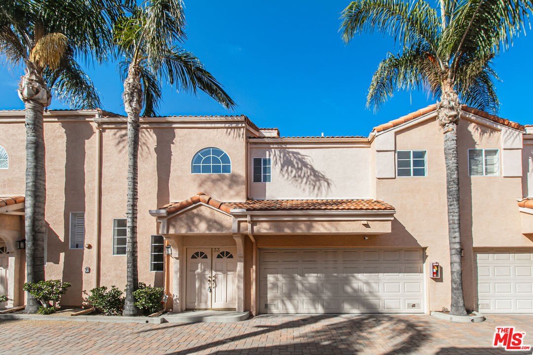 5200 White Oak Ave unit: 33